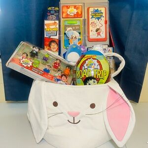 Ryan’s World Mega Easter Basket Mystery Egg Fridge Surprise Figures Bebe